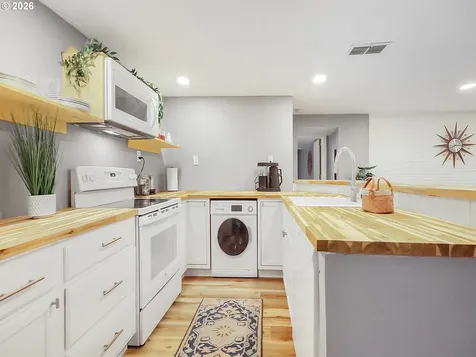 7270 SW Nevada Terrace Portland OR 97219