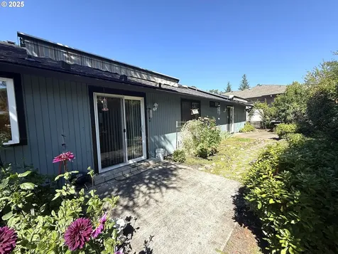 2462 Senate Way Medford OR 97504