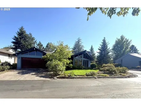 2462 Senate Way Medford OR 97504
