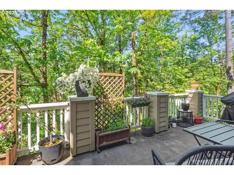 10272 NW Edgewood Drive Portland OR 97229