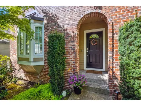 10272 NW Edgewood Drive Portland OR 97229
