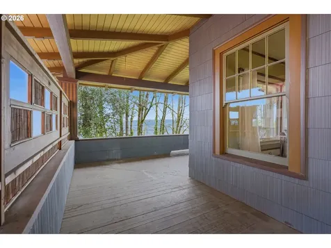 9889 NW Hoge Avenue Portland OR 97231