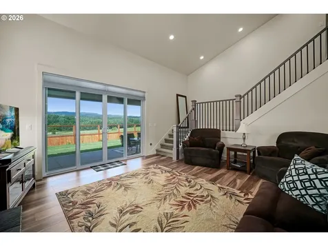 677 NW Crater Lake Drive Dallas OR 97338