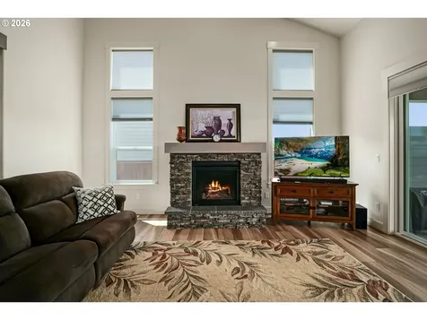677 NW Crater Lake Drive Dallas OR 97338