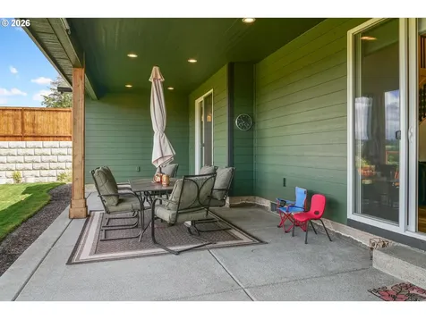 677 NW Crater Lake Drive Dallas OR 97338