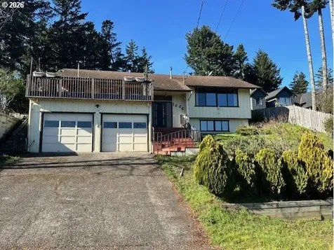 1646 Oak Street North Bend OR 97459