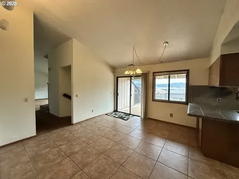 1646 Oak Street North Bend OR 97459