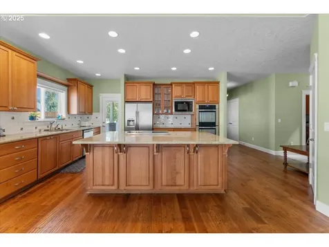 1535 Lakeview Drive Silverton OR 97381