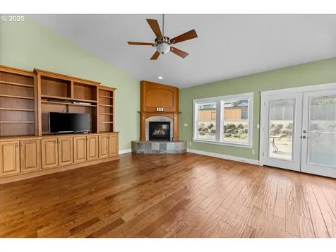 1535 Lakeview Drive Silverton OR 97381
