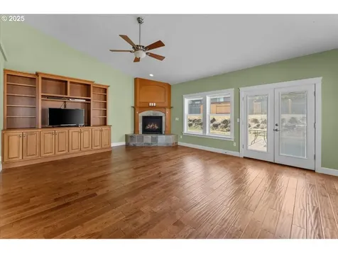 1535 Lakeview Drive Silverton OR 97381