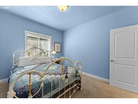1535 Lakeview Drive Silverton OR 97381