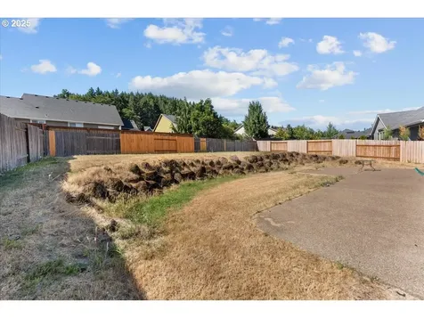 1535 Lakeview Drive Silverton OR 97381