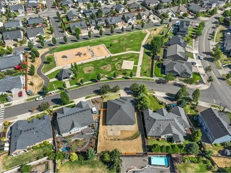 1535 Lakeview Drive Silverton OR 97381