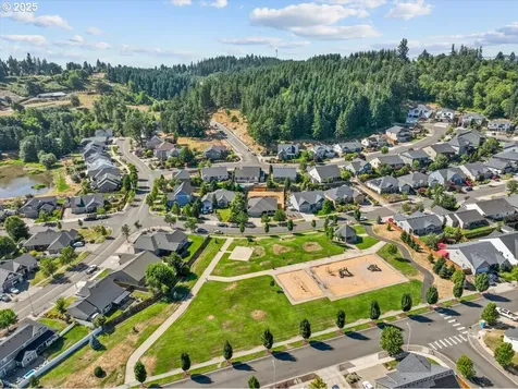 1535 Lakeview Drive Silverton OR 97381