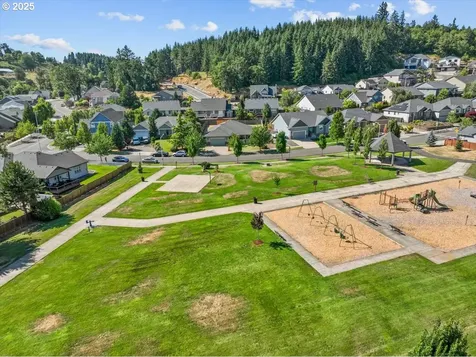 1535 Lakeview Drive Silverton OR 97381