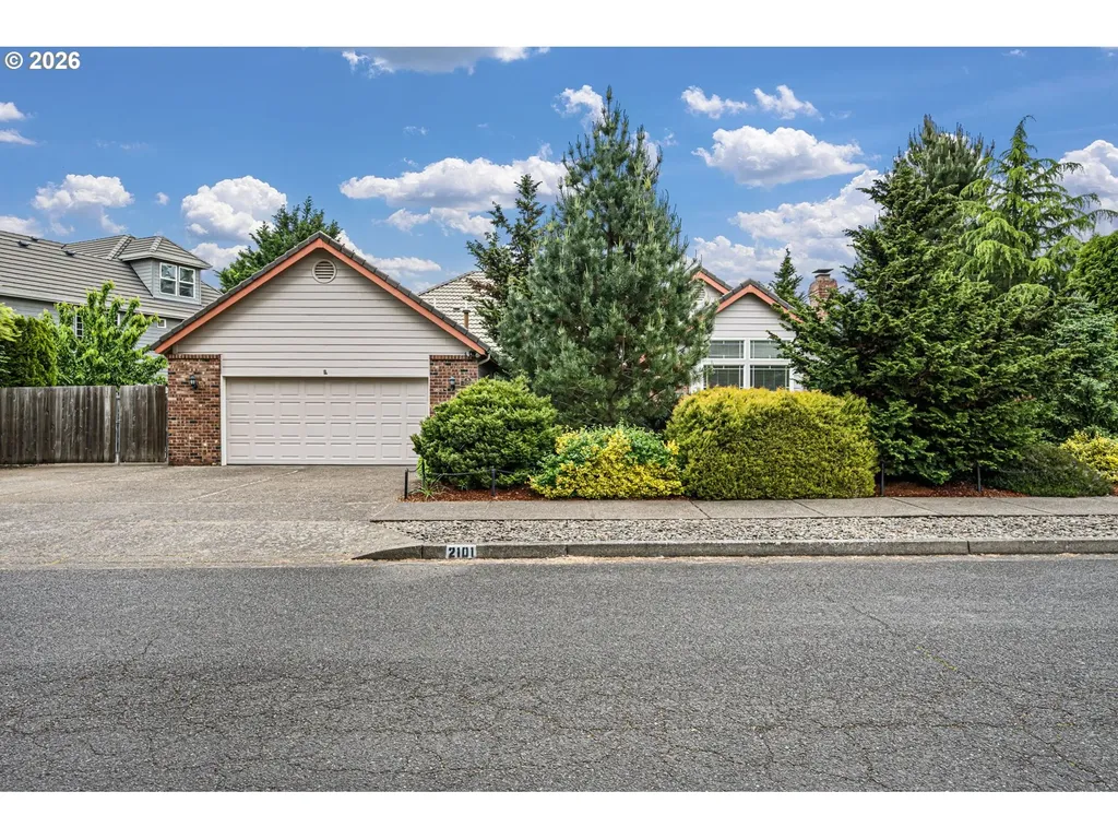 2101 Kingfisher Way Eugene OR 97401