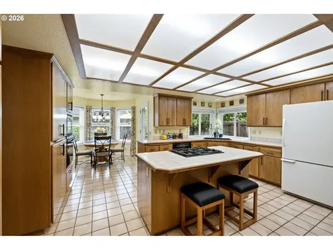 2101 Kingfisher Way Eugene OR 97401