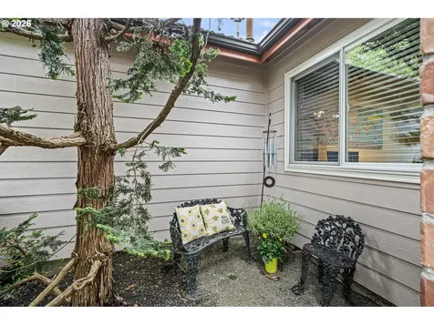 2101 Kingfisher Way Eugene OR 97401