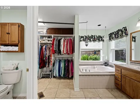 2101 Kingfisher Way Eugene OR 97401