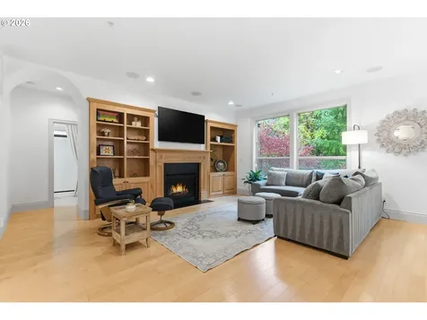 1645 SW Joshua Street Portland OR 97219