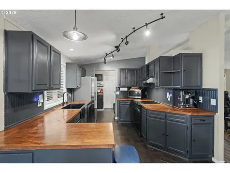 12450 SW Fischer Road Portland OR 97224