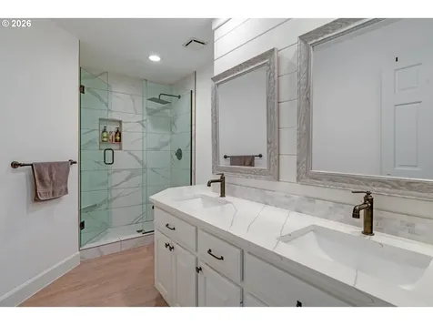 14335 Edenberry Drive Lake Oswego OR 97035