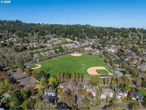 14335 Edenberry Drive Lake Oswego OR 97035