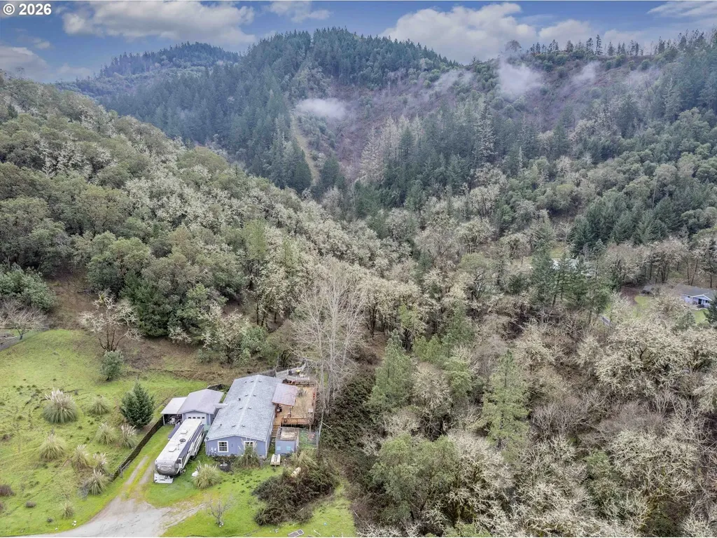 424 Aker Drive Myrtle Creek OR 97457