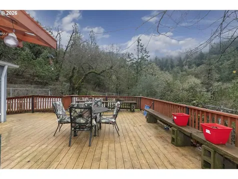 424 Aker Drive Myrtle Creek OR 97457