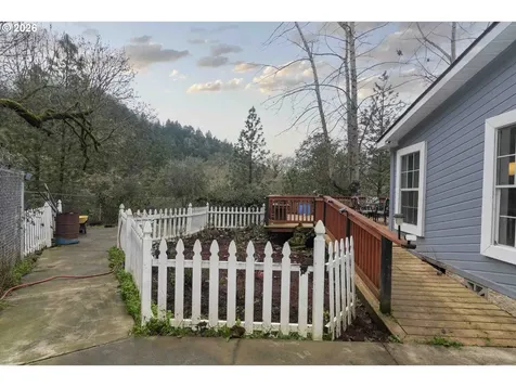 424 Aker Drive Myrtle Creek OR 97457