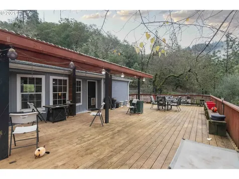 424 Aker Drive Myrtle Creek OR 97457