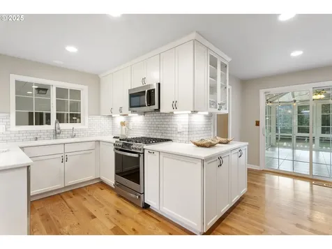 803 N Main Avenue Ridgefield WA 98642
