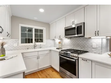 803 N Main Avenue Ridgefield WA 98642