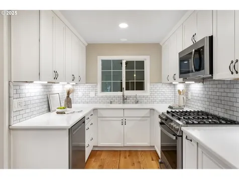 803 N Main Avenue Ridgefield WA 98642