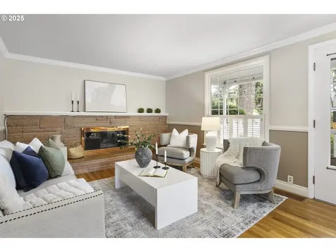 803 N Main Avenue Ridgefield WA 98642