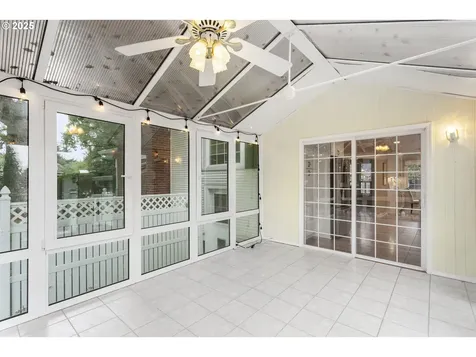803 N Main Avenue Ridgefield WA 98642