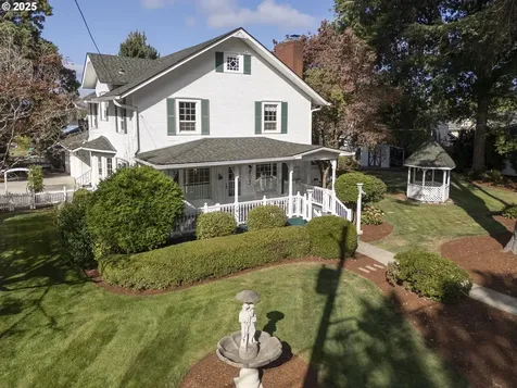 803 N Main Avenue Ridgefield WA 98642