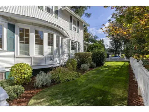 803 N Main Avenue Ridgefield WA 98642
