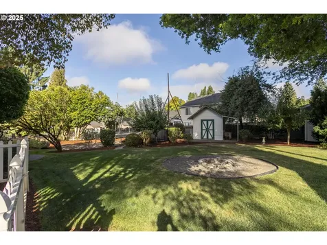 803 N Main Avenue Ridgefield WA 98642