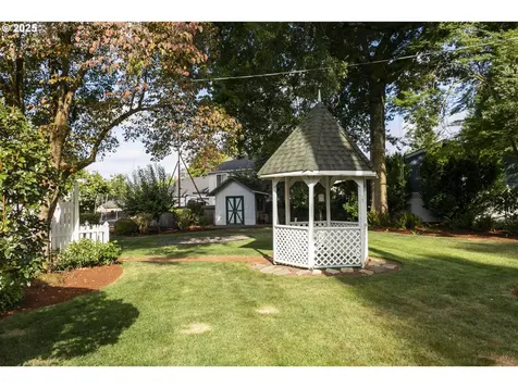 803 N Main Avenue Ridgefield WA 98642
