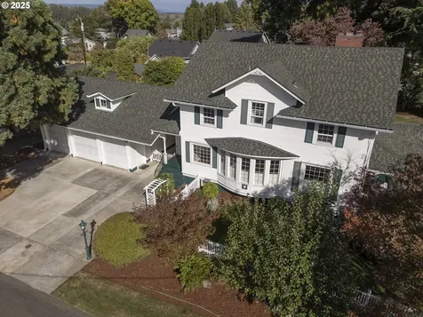 803 N Main Avenue Ridgefield WA 98642