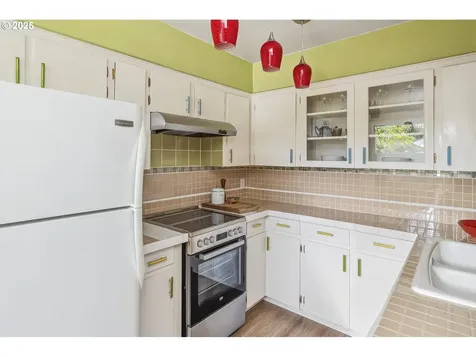 4136 SE 72nd Avenue Portland OR 97206