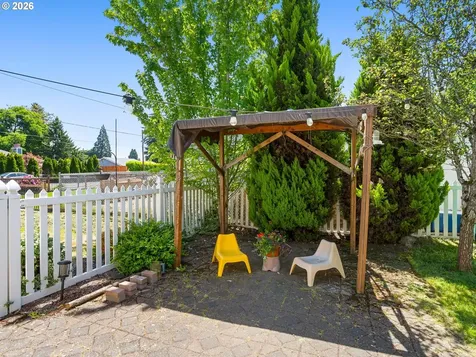 209 NE 192nd Avenue Portland OR 97230