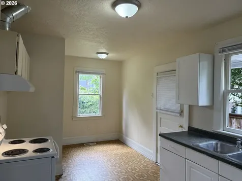4507 N Gantenbein Avenue Portland OR 97217