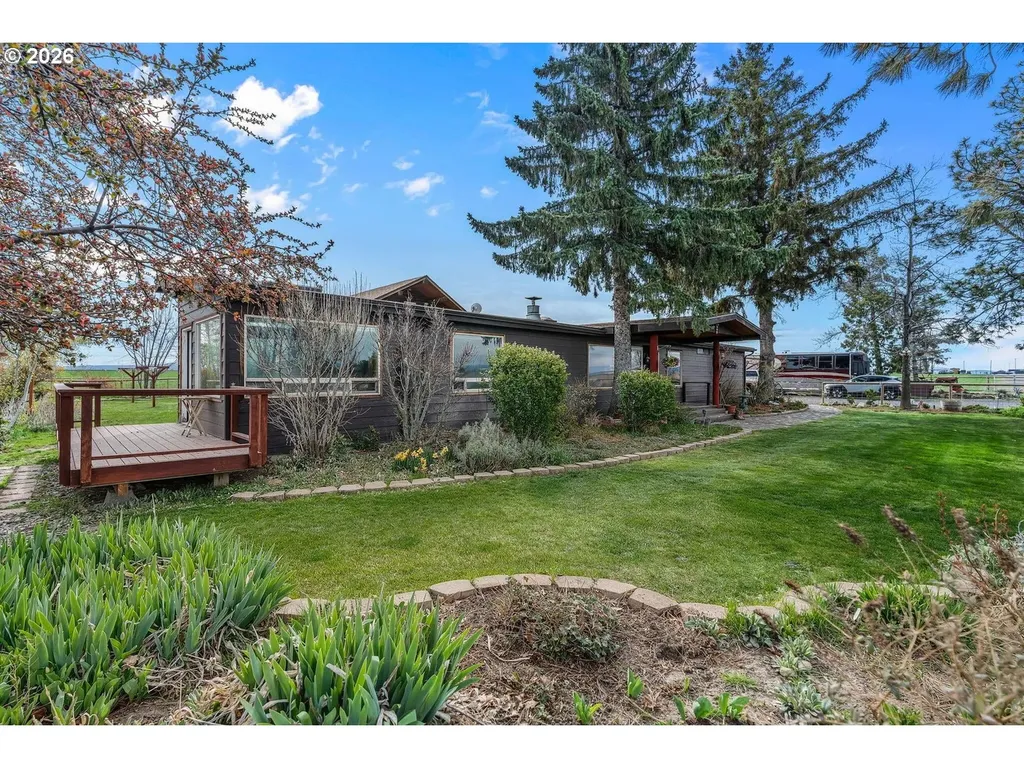 5191 NW Columbia Drive Madras OR 97741