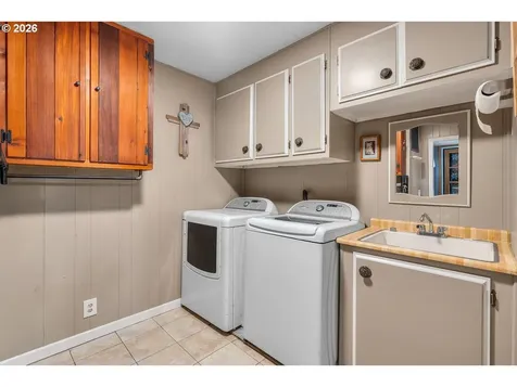 5191 NW Columbia Drive Madras OR 97741