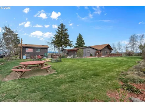 5191 NW Columbia Drive Madras OR 97741