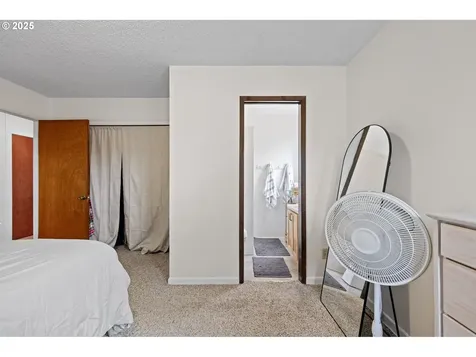 1205 S 8th Street Cottage Grove OR 97424