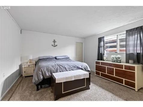 1205 S 8th Street Cottage Grove OR 97424