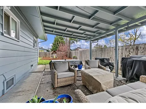 1205 S 8th Street Cottage Grove OR 97424